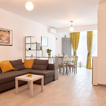 Submarine N Pool Apartament *