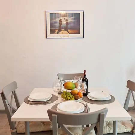 Submarine N Pool Daire *