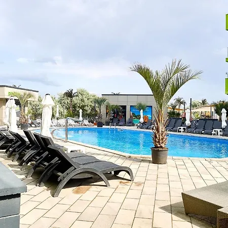 Apartment Submarine N Pool