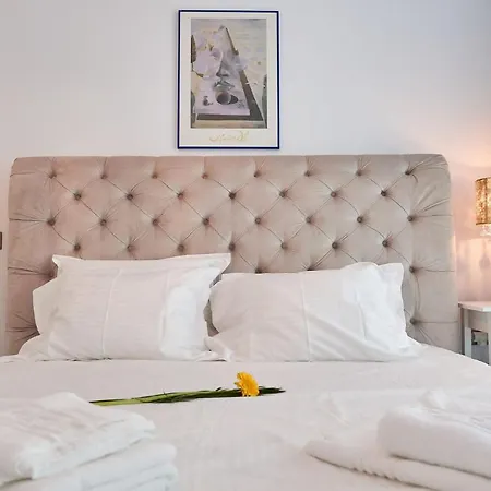 Submarine N Pool Daire *