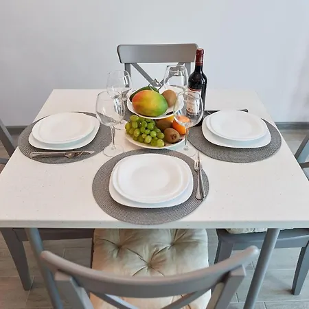 Submarine N Pool Daire